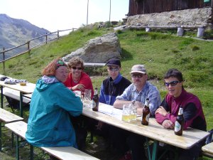 Rast an der Hütte Rast an der Hütte
