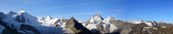 Panorama nach Südwesten vom Zinalrothorn bis Grand Combin Panorama nach Südwesten vom Zinalrothorn bis Grand Combin